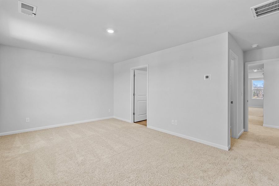 Spacious, unfurnished interior of a new home in Bell West, Kernersville (Image 25).