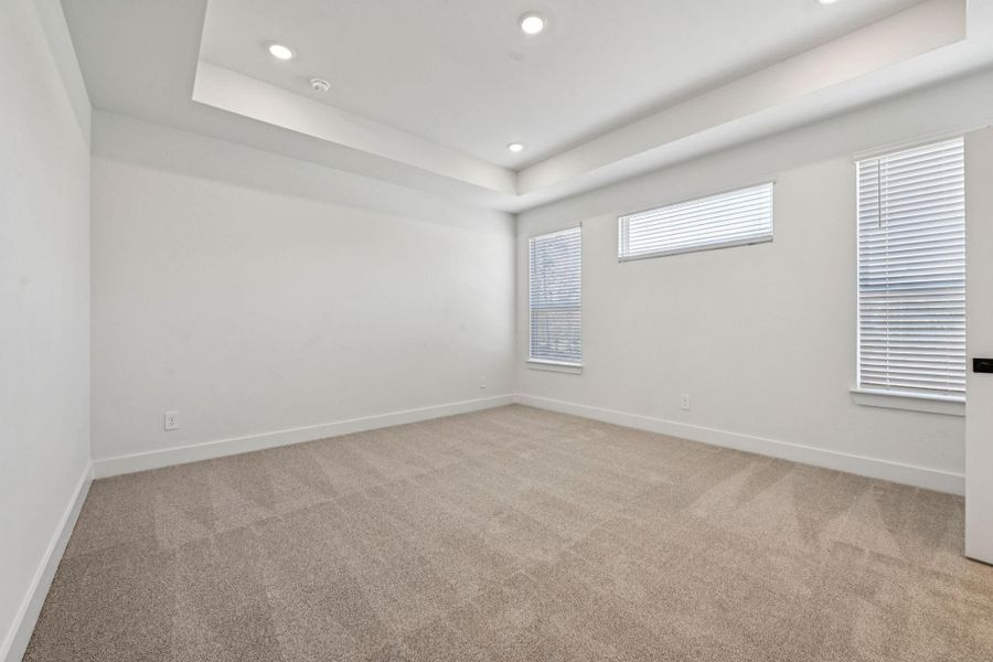 Spacious, unfurnished interior of a new home in Pinewood Trails - Luxe Series, Houston (Image 39).