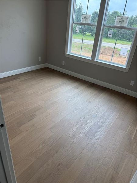 Spacious, unfurnished interior of a new home in , Gordonville (Image 7).