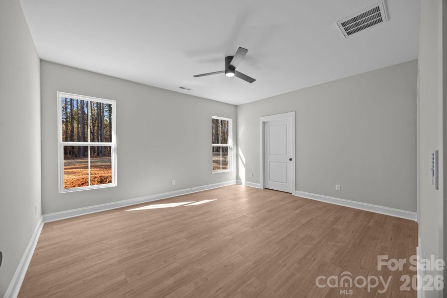 Spacious, unfurnished interior of a new home in , Lincolnton (Image 17).