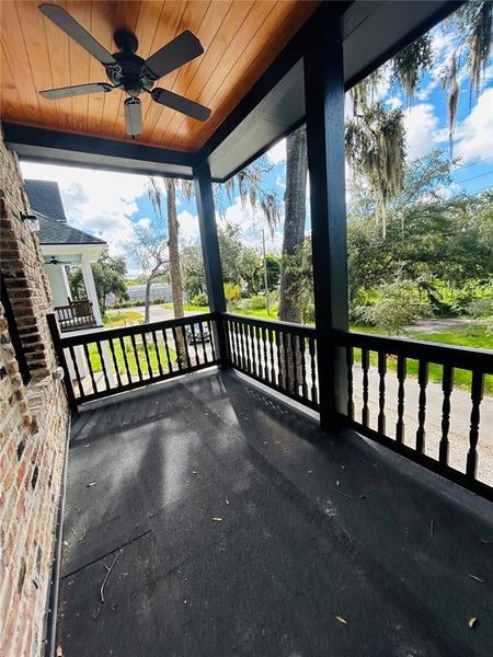 Exterior details and patio area of a home in , Gainesville (Image 24).