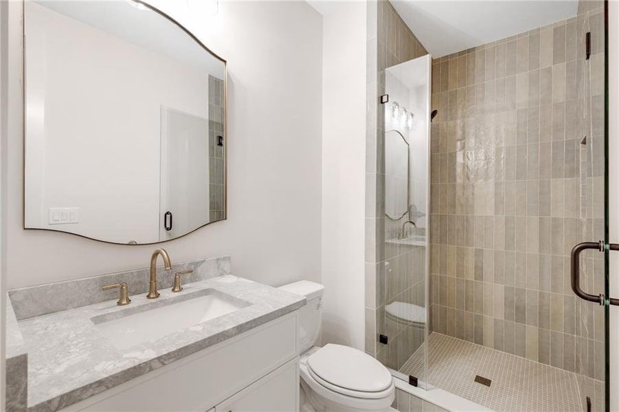 Furnished interior view inside a new home in , Atlanta (Image 33).