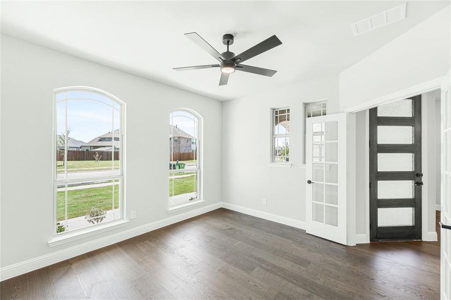 Spacious, unfurnished interior of a new home in Sable Creek, Sanger (Image 17). Spacious, unfurnished interior of a new home in Sable Creek, Sanger (Image 17).