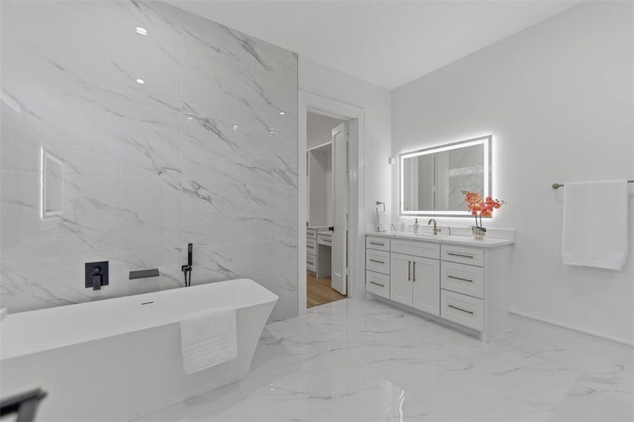 Furnished interior view inside a new home in , Dallas (Image 9).