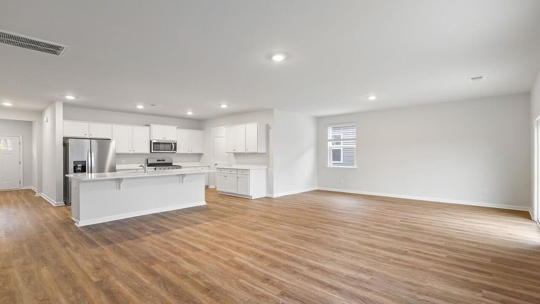 Spacious, unfurnished interior of a new home in The Cove at Mallard Crossing, Summerville (Image 16).