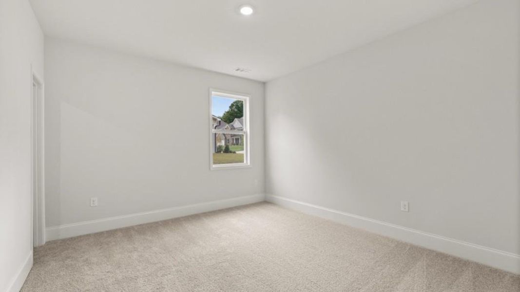 Spacious, unfurnished interior of a new home in Haven Abbey, Cumming (Image 17).