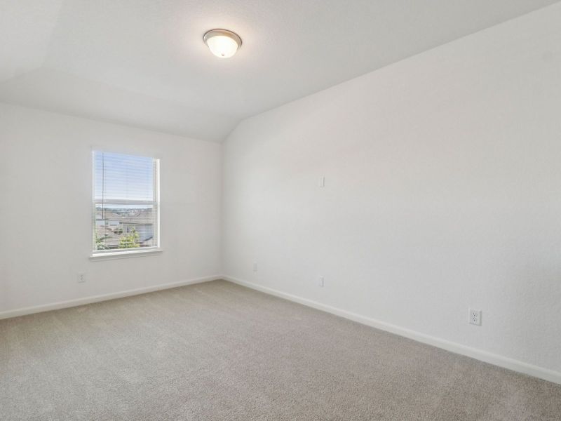 Spacious, unfurnished interior of a new home in Arcadia Ridge - Premier Series, San Antonio (Image 23).