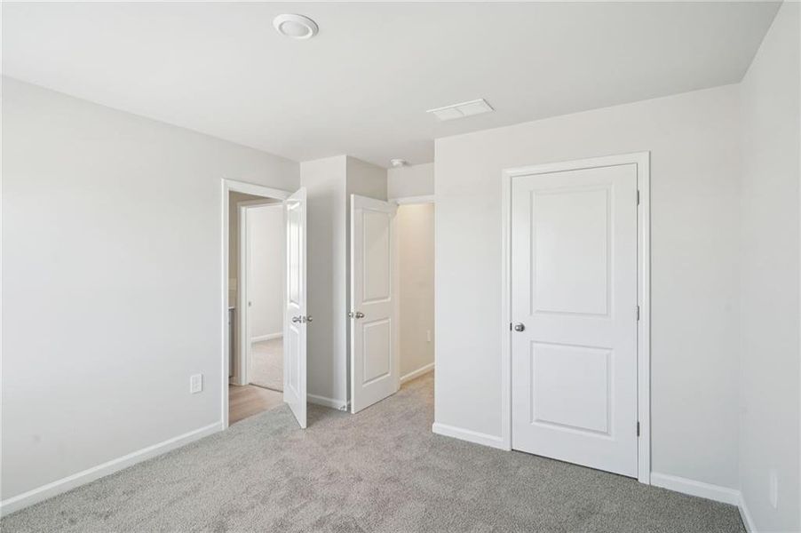 Spacious, unfurnished interior of a new home in , Conyers (Image 23).