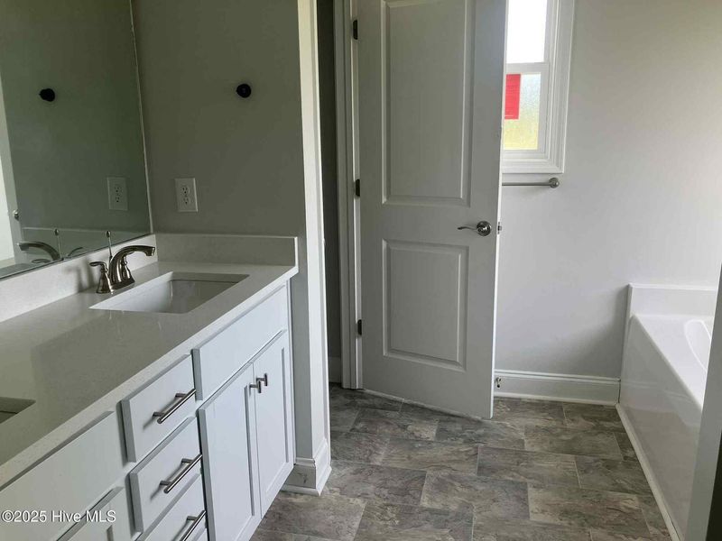 Furnished interior view inside a new home in Fairfield Harbour, New Bern (Image 9).