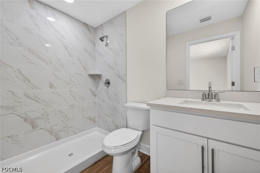 Furnished interior view inside a new home in Cape Coral, Cape Coral (Image 13).