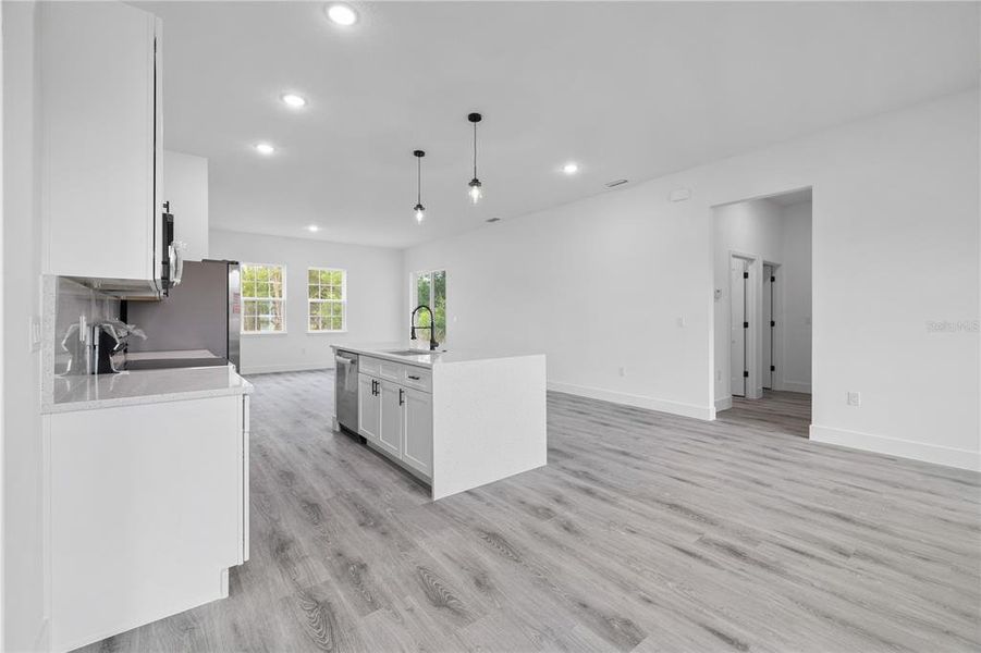 Spacious, unfurnished interior of a new home in , Ocala (Image 19).