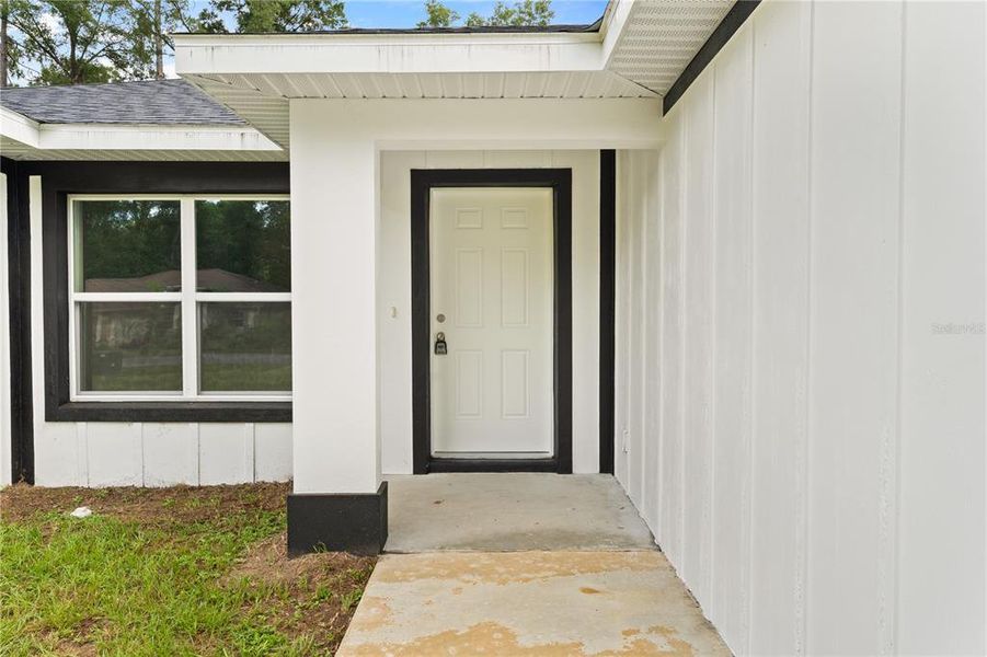 Exterior details and patio area of a home in , Ocala (Image 3).