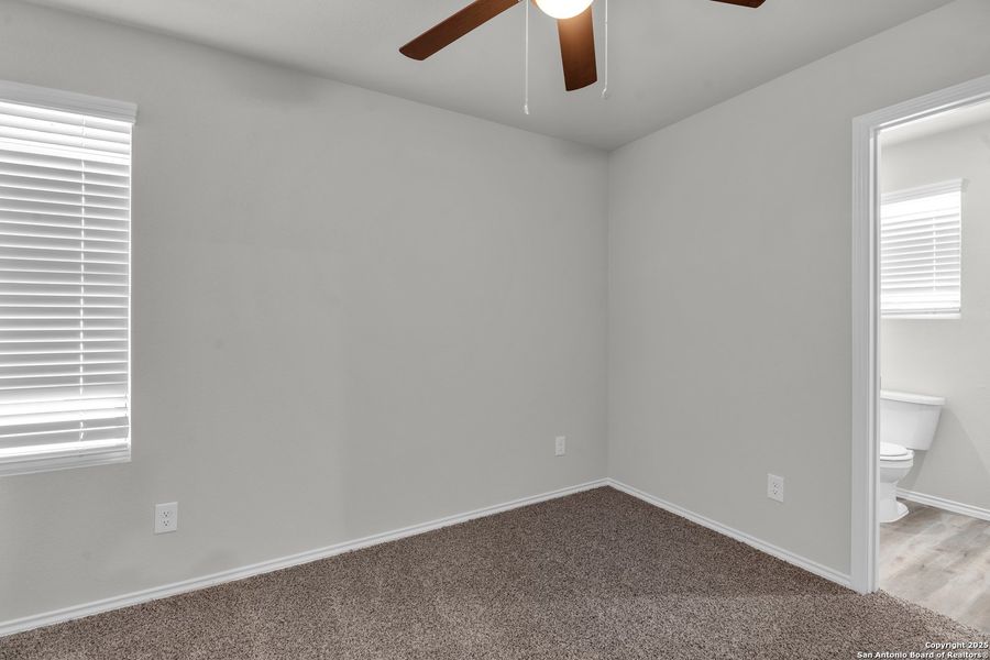 Spacious, unfurnished interior of a new home in , San Antonio (Image 10).