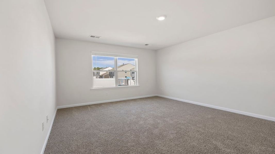 Spacious, unfurnished interior of a new home in Varner Station, Woodruff (Image 25).