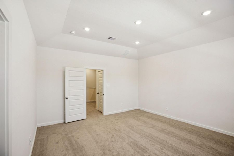 Spacious, unfurnished interior of a new home in Spring Brook Village - City Series, Houston (Image 22).