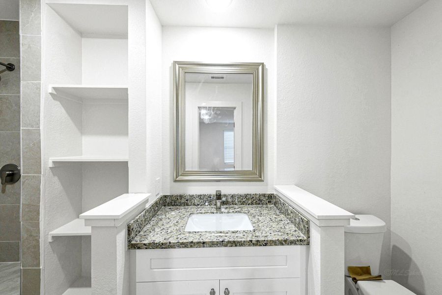 Furnished interior view inside a new home in , Hempstead (Image 7).