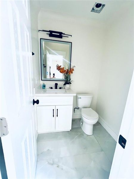 Furnished interior view inside a new home in , Atlanta (Image 39).