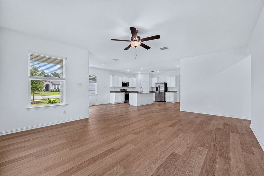 Spacious, unfurnished interior of a new home in River Ridge, Crandall (Image 14). Spacious, unfurnished interior of a new home in River Ridge, Crandall (Image 14).