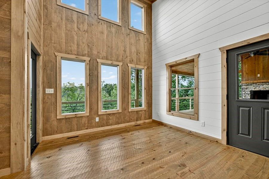 Spacious, unfurnished interior of a new home in , Blue Ridge (Image 29).