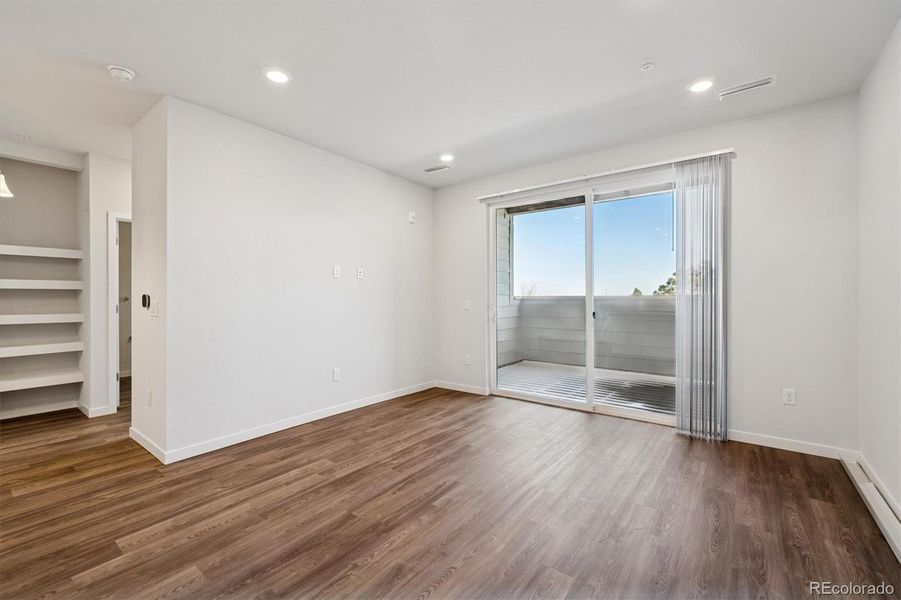 Spacious, unfurnished interior of a new home in Grand Vue at Interlocken, Broomfield (Image 11).