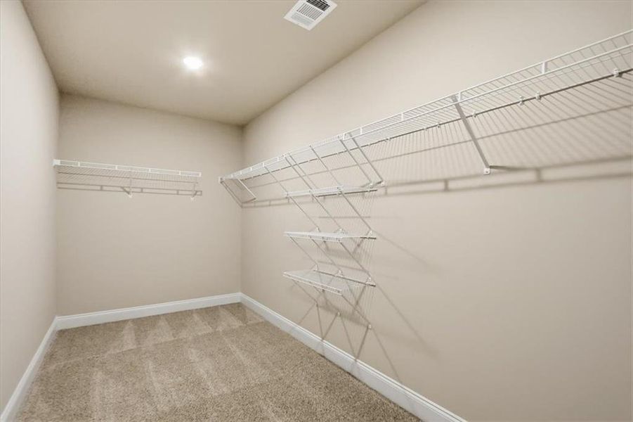 Spacious, unfurnished interior of a new home in , Hartwell (Image 46).