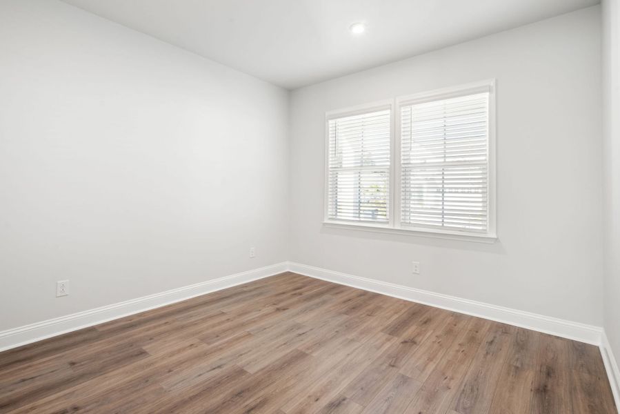 Spacious, unfurnished interior of a new home in Salem Bay, Beaufort (Image 28).