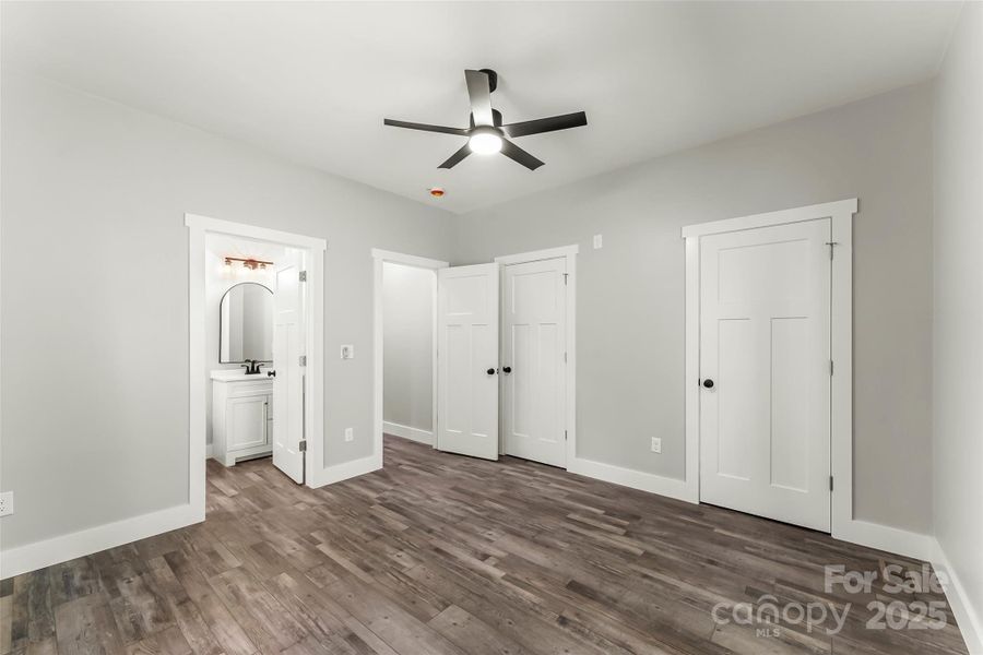 Spacious, unfurnished interior of a new home in , Marion (Image 22).