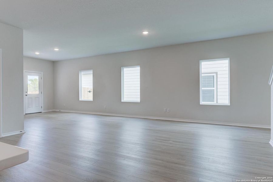 Spacious, unfurnished interior of a new home in Meadows at Hennersby Hollow 40's, San Antonio (Image 17).