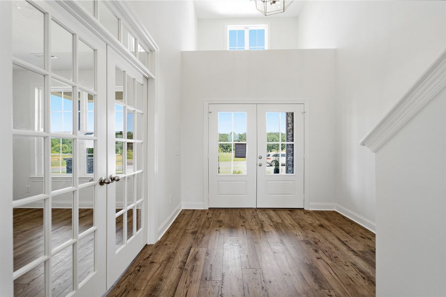 Spacious, unfurnished interior of a new home in Aden Woods, Fairview (Image 18).