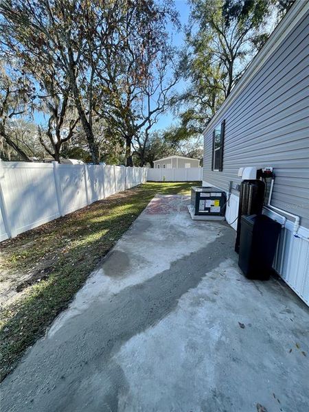 Exterior details and patio area of a home in , New Port Richey (Image 20).