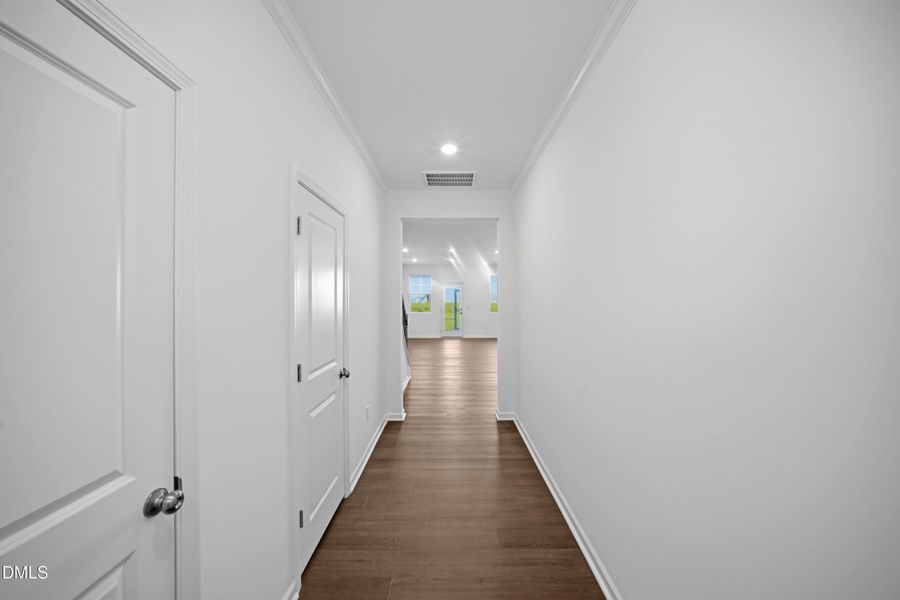 SUN_Everlee_Pic_CarsonII_QMI_226_Foyer_1