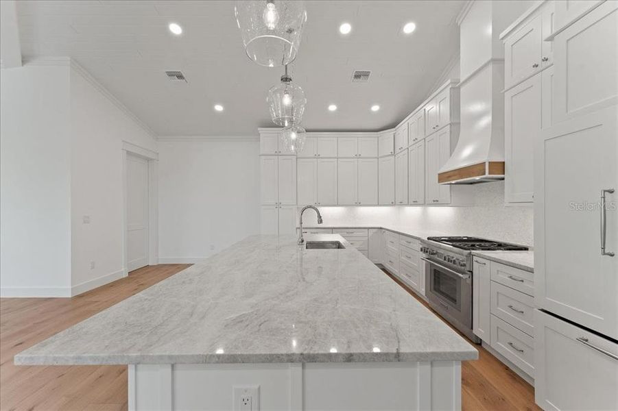 Furnished interior view inside a new home in , Boca Grande (Image 18).