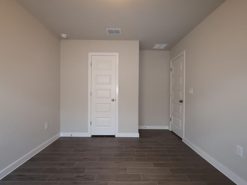 Spacious, unfurnished interior of a new home in Willow Springs, Buda (Image 15). Spacious, unfurnished interior of a new home in Willow Springs, Buda (Image 15).
