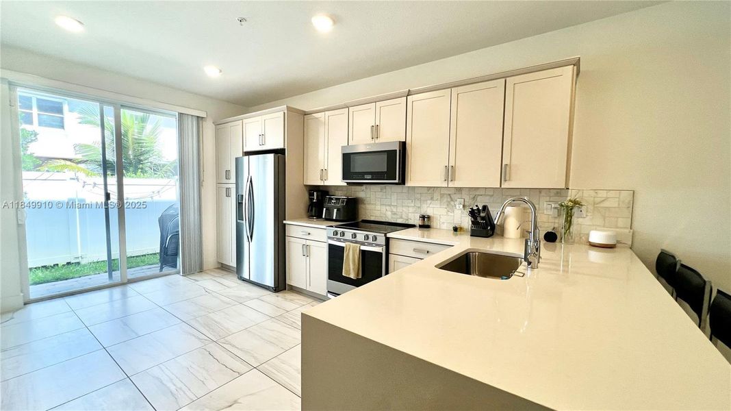 Furnished interior view inside a new home in , Pembroke Pines (Image 12).