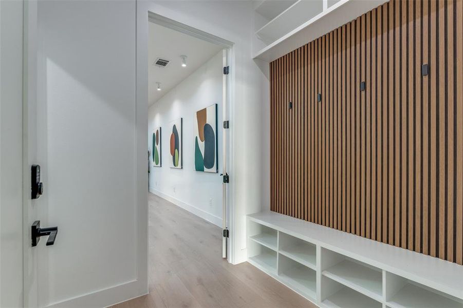 Spacious, unfurnished interior of a new home in , Dallas (Image 23).