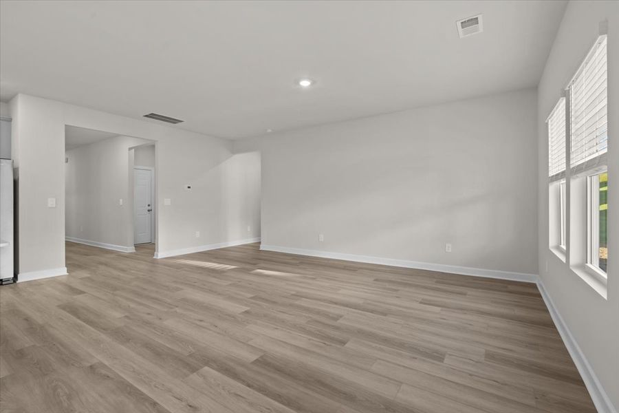 Spacious, unfurnished interior of a new home in Vickery Station, Woodruff (Image 18).