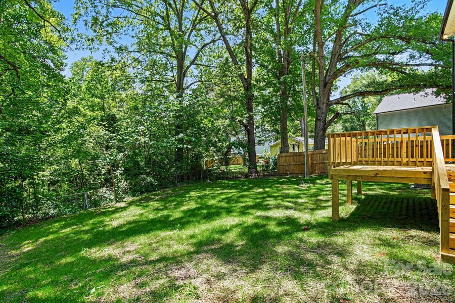 Exterior details and patio area of a home in , Gastonia (Image 3).