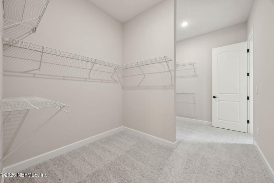 Spacious, unfurnished interior of a new home in Edwards Creek Estates, Jacksonville (Image 17).