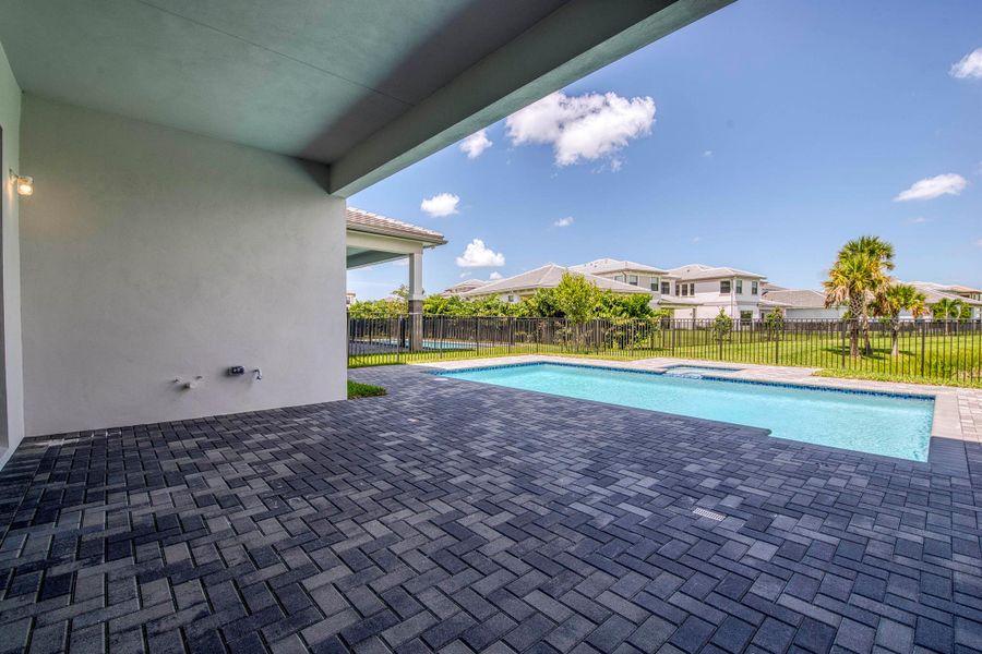 Furnished interior view inside a new home in Apex at Avenir, Palm Beach Gardens (Image 30).