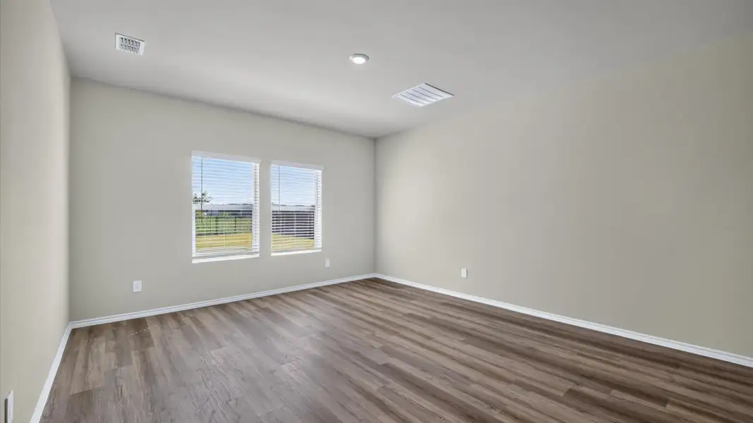 Spacious, unfurnished interior of a new home in Longhorn Estates, Fort Worth (Image 19).