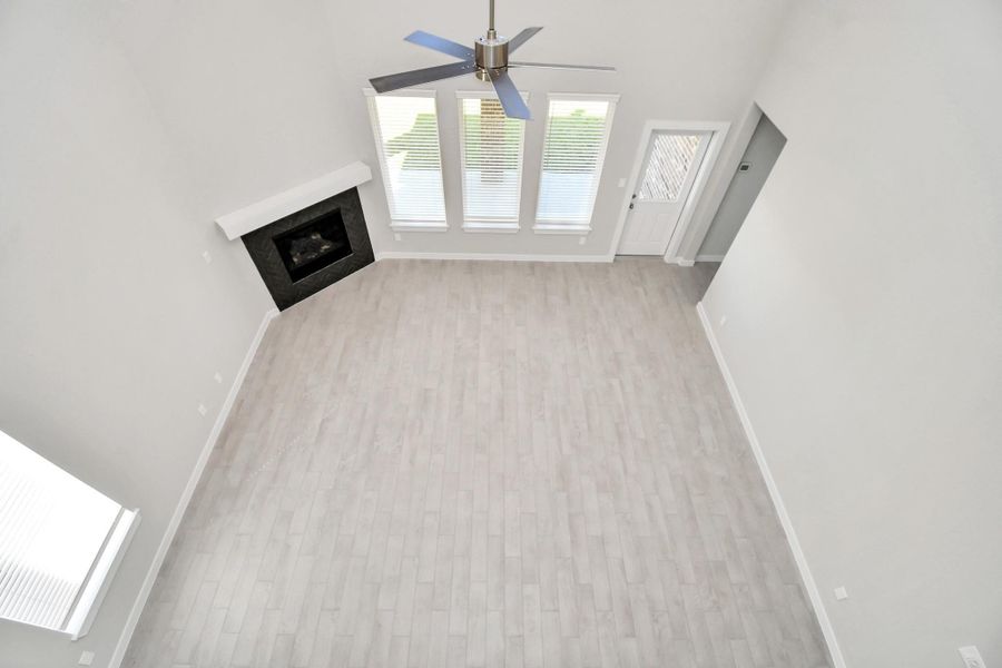 Spacious, unfurnished interior of a new home in Telge Ranch, Cypress (Image 30).