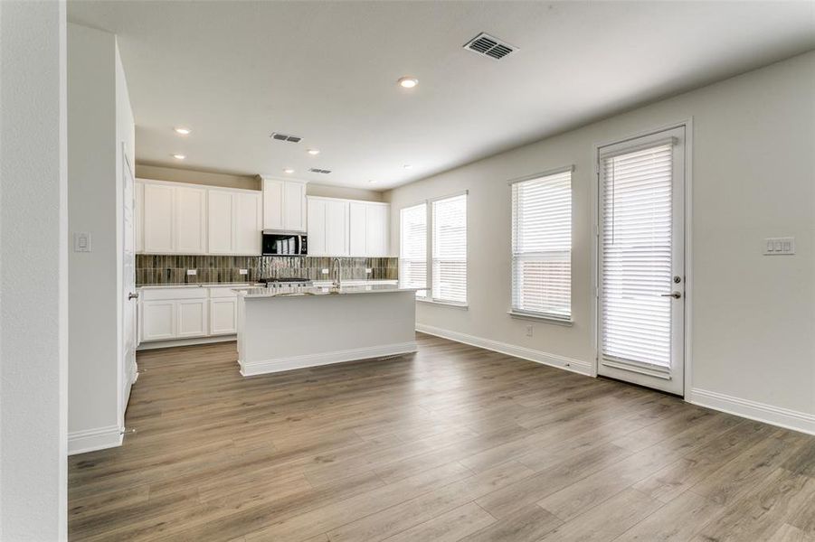 Spacious, unfurnished interior of a new home in The Preserve, Justin (Image 23).