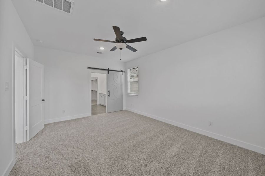 Spacious, unfurnished interior of a new home in Elyson Courtyard Collection, Katy (Image 10).