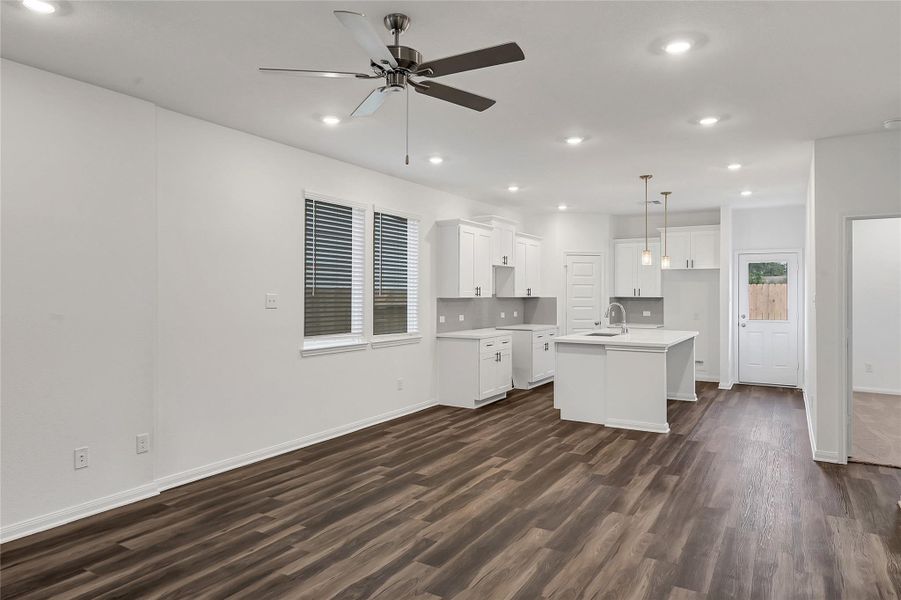 Spacious, unfurnished interior of a new home in Aldine Pines, Houston (Image 21).