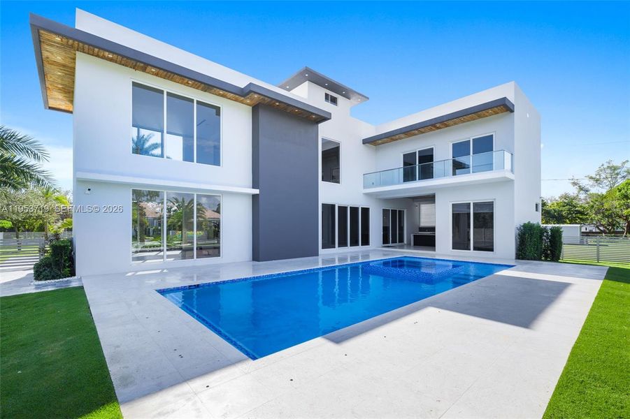 Exterior details and patio area of a home in , Palmetto Bay (Image 31).