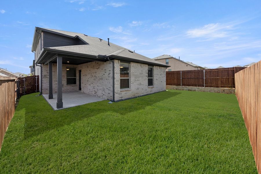 Front exterior of a new home in ValleyBrooke, Mesquite, TX, highlighting curb appeal (Image 28).