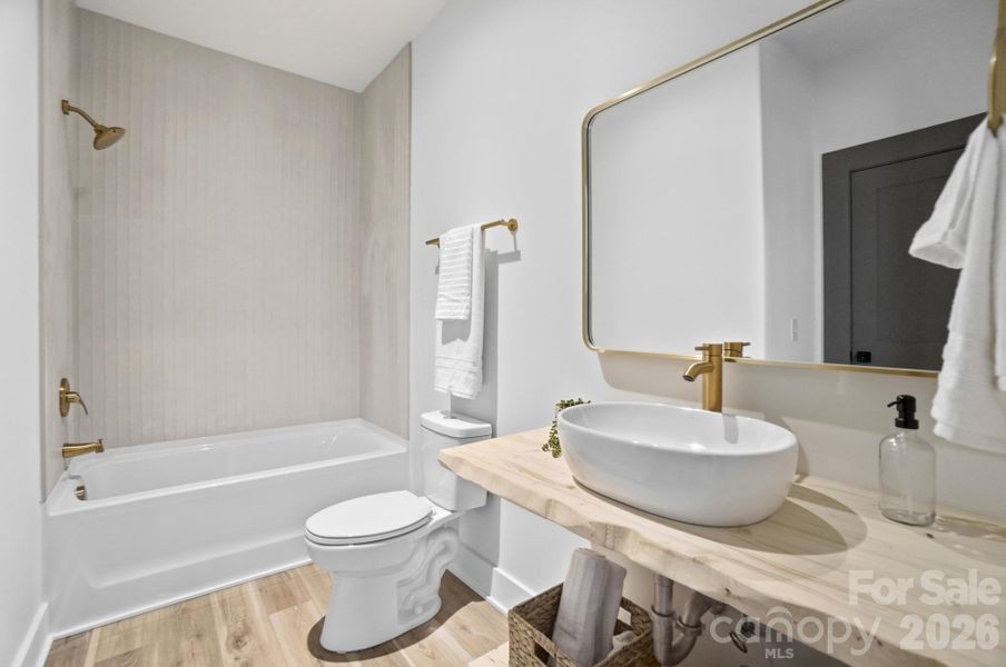 Full Bathroom - Tub to Ceiling Tile Full Bathroom - Tub to Ceiling Tile