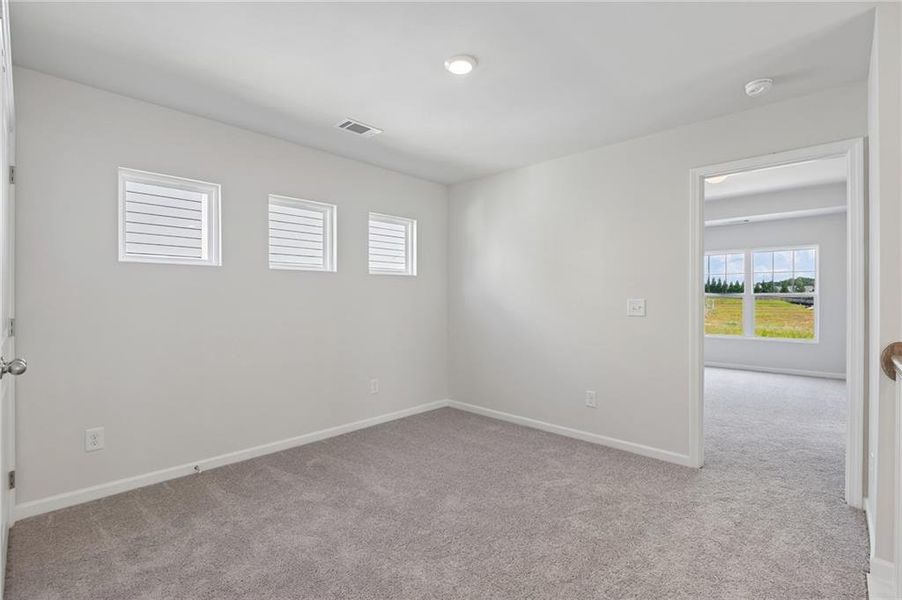 Spacious, unfurnished interior of a new home in Magnolia Trace, Flowery Branch (Image 14).