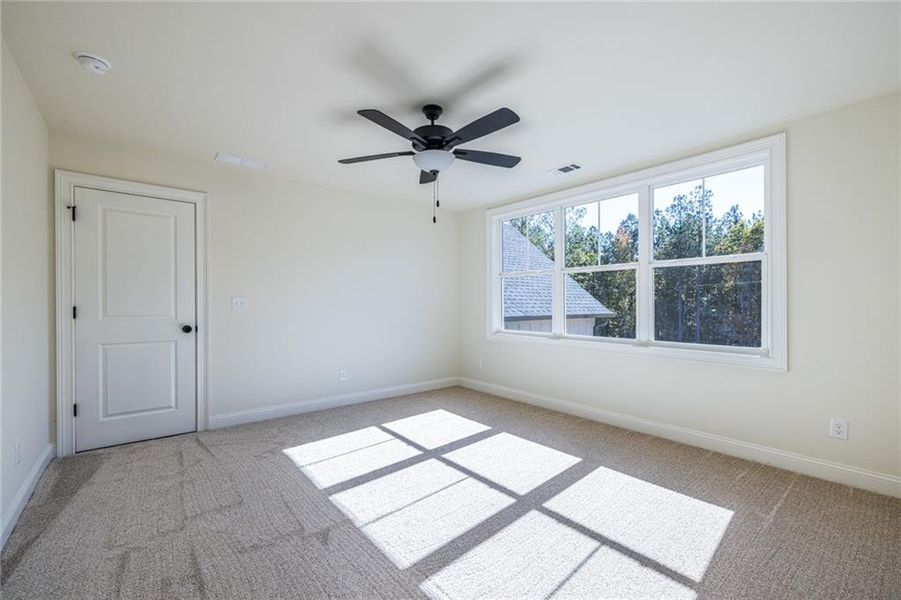 Spacious, unfurnished interior of a new home in , Dallas (Image 63).