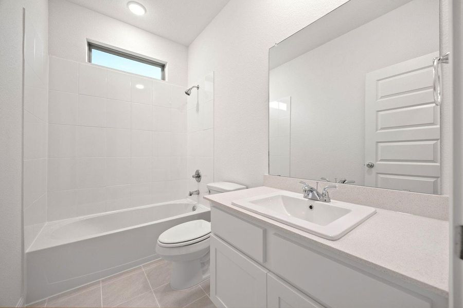 Furnished interior view inside a new home in Trinity Ranch, Elgin (Image 10).